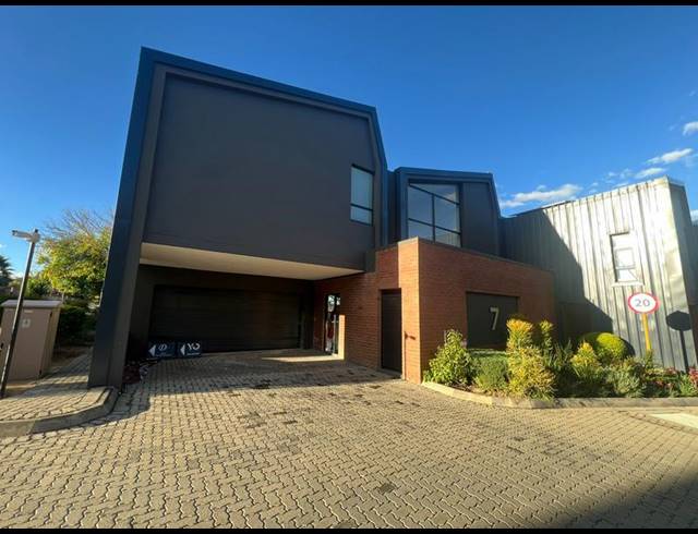 4 BEDROOM APARTMENT FOR SALE IN BROADACRES